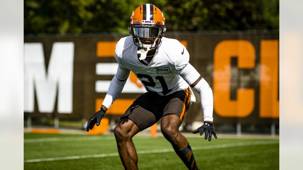 Rare rookie: Browns CB Newsome flashes skills, humility