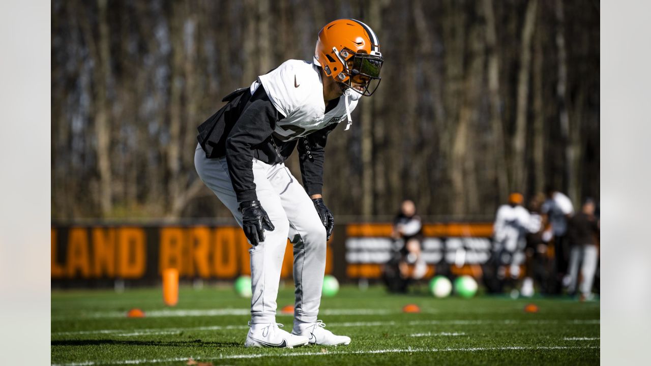 Injury Report: Browns rule out David Njoku, Jeremiah Owusu