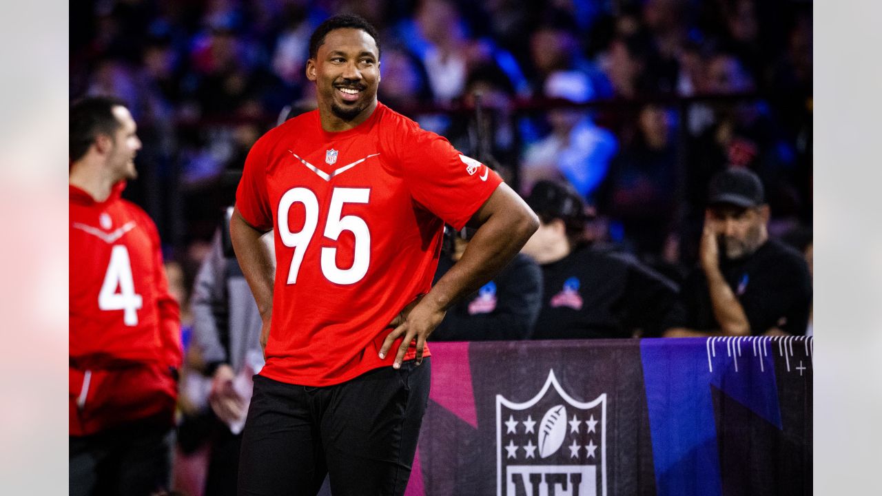 Browns' DE Myles Garrett announces 'retirement' from Pro Bowl - CGTN