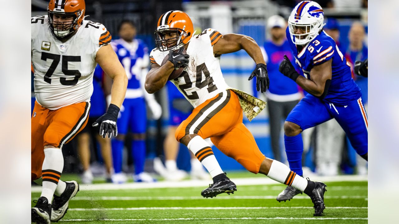 NFL - Cleveland Browns running back Nick Chubb (31) poses for a portrait  during the NFLPA Rookie Premiere on Saturday, May 19, 2018 in Thousand  Oaks, Calif. (Ben Liebenberg/NFL)