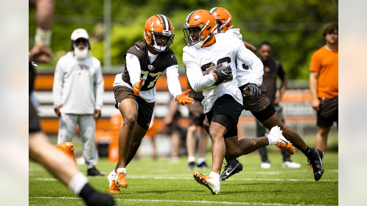 OTA Notebook: Deshaun Watson says chemistry with new Browns WRs 'coming  along very well'