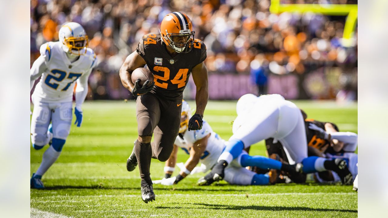 Cleveland Browns running back Nick Chubb takes part in drills during the  NFL football team's training camp, Thursday, July 28, 2022, in Berea, Ohio.  (AP Photo/Nick Cammett Stock Photo - Alamy