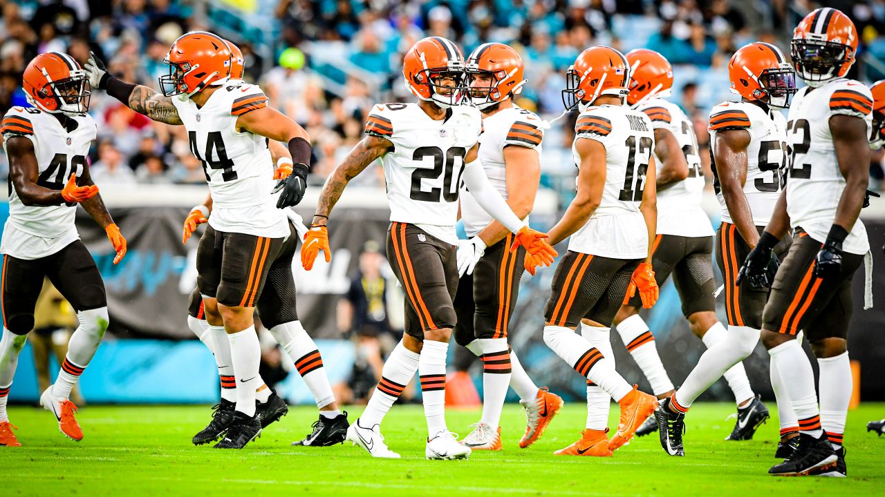 Jeremiah Owusu-Koramoah steals the show, and other takeaways from the Browns'  23-13 victory over the Jaguars 