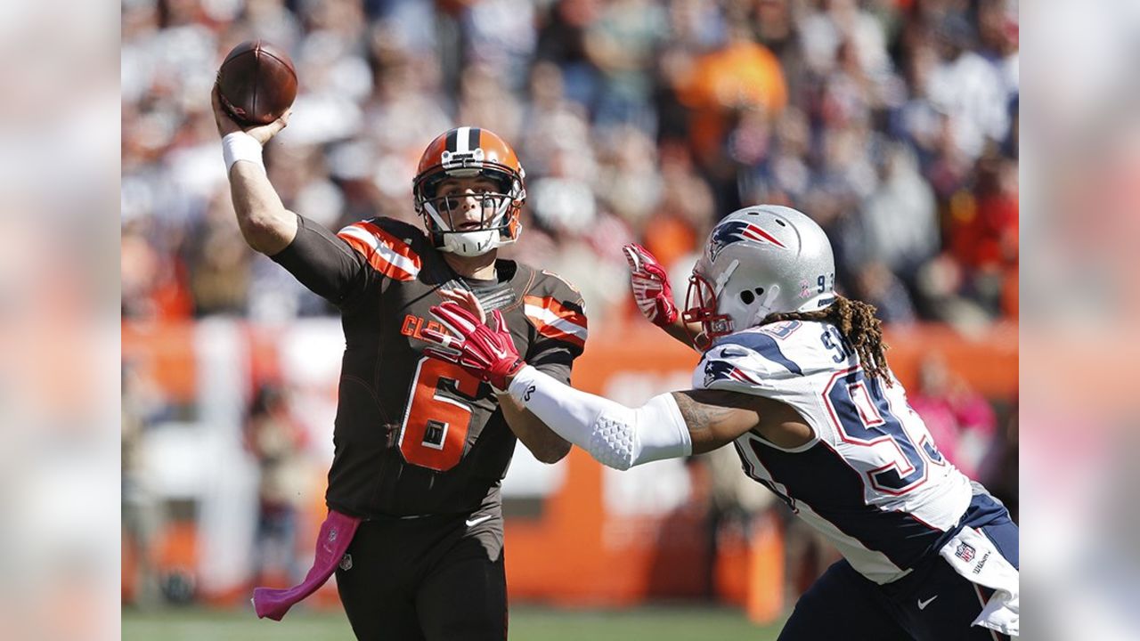 Back On The Field, Brady Leads Patriots 33-13 Against Cleveland Browns