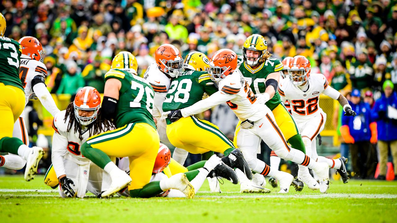 One year later, QB Baker Mayfield returns to Lambeau Field with new team