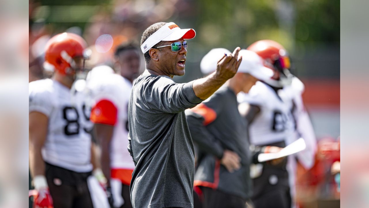 Brian Sipe sporting rare orange pants for Browns