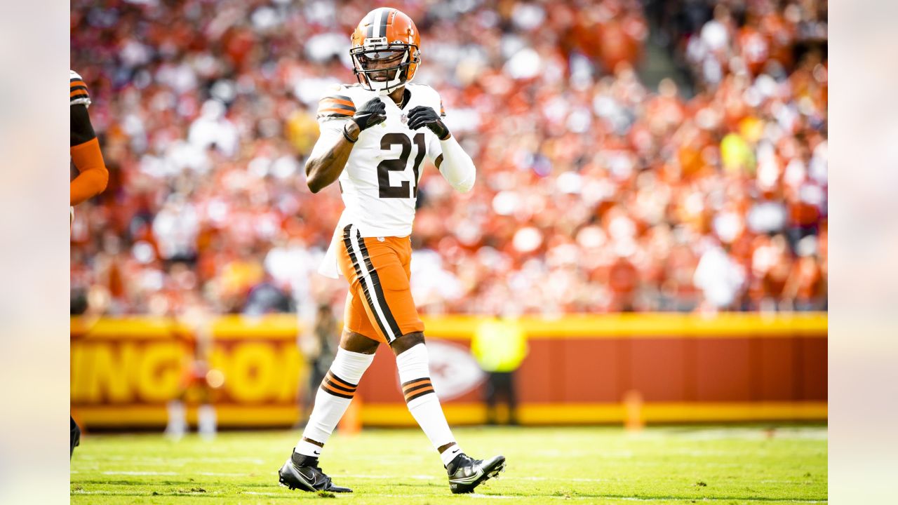 Cleveland Browns - Denzel Ward is featured on this Sunday's gameday poster!  Download yours now »