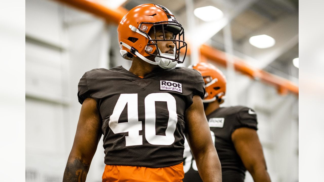 Browns injury report puts spotlight on Alex Wright, Isaac Rochell