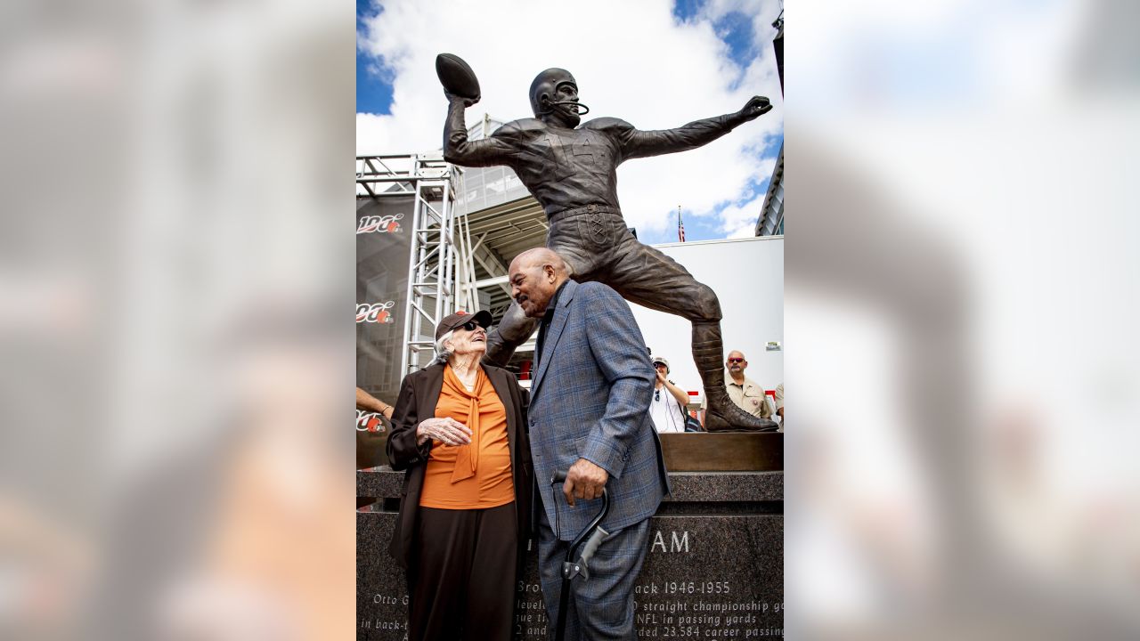 Browns to unveil Otto Graham statue at FirstEnergy Stadium