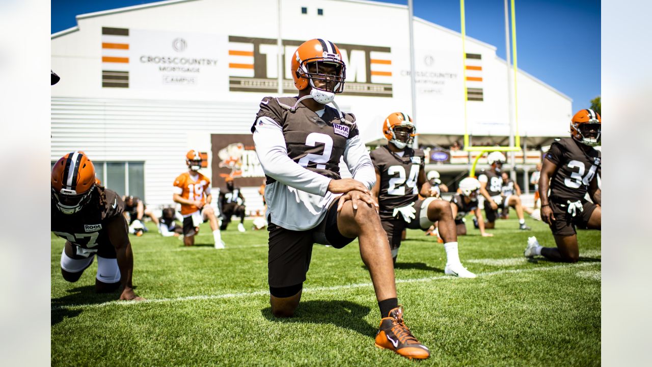 Javon Wims and Isaac Rochell signed by Cleveland Browns - The Dawgs Table