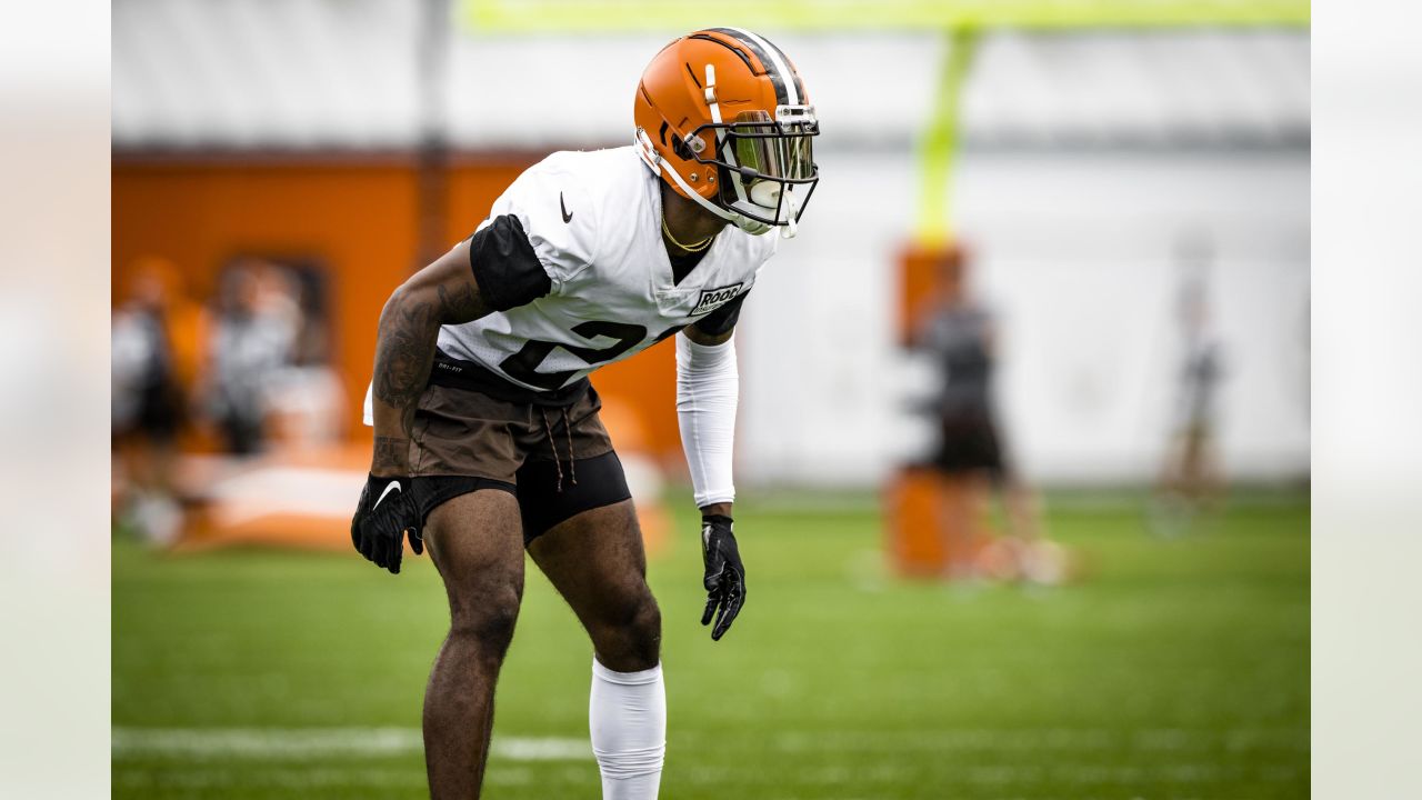 Cleveland Browns' Jordan Elliott finds new focus with new family life