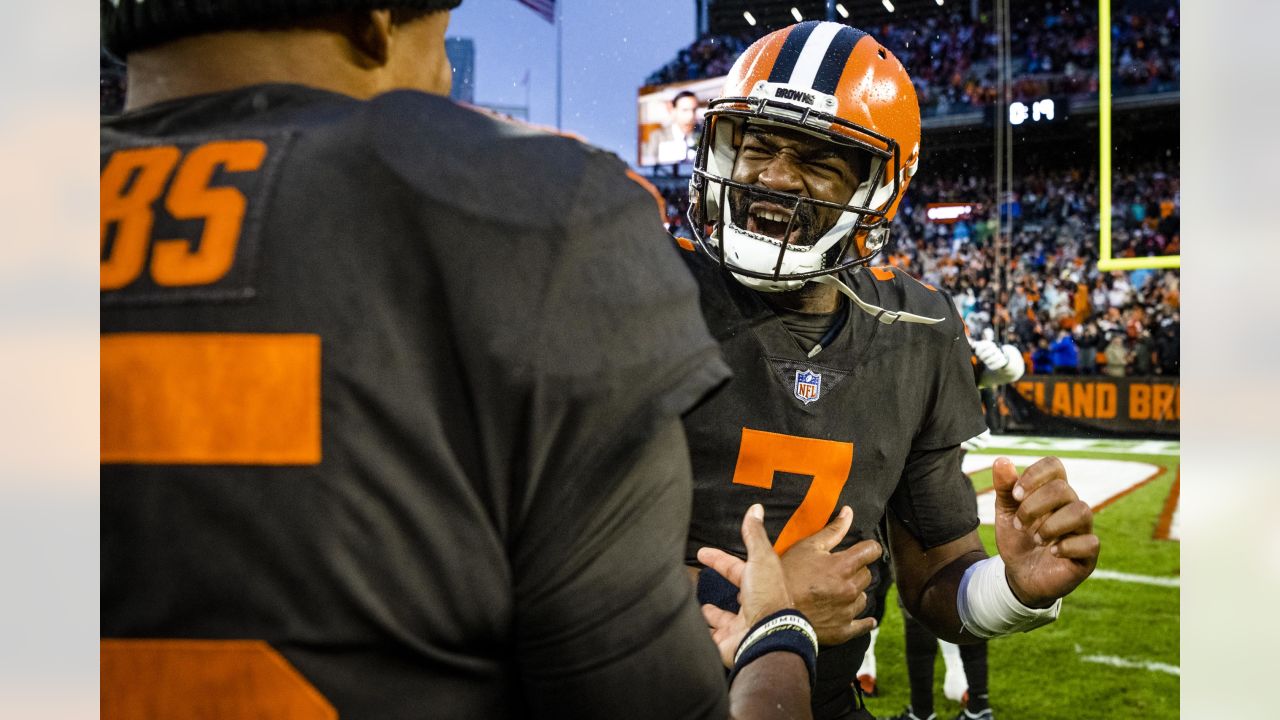 Quarterback Jacoby Brissett of the Cleveland Browns scrambles with News  Photo - Getty Images