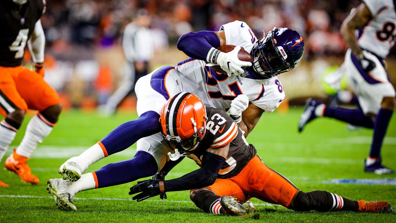 BROWNIES & FROWNIES: Browns rush past Broncos 17-14 on good night by  D'Ernest Johnson - Dawgs By Nature