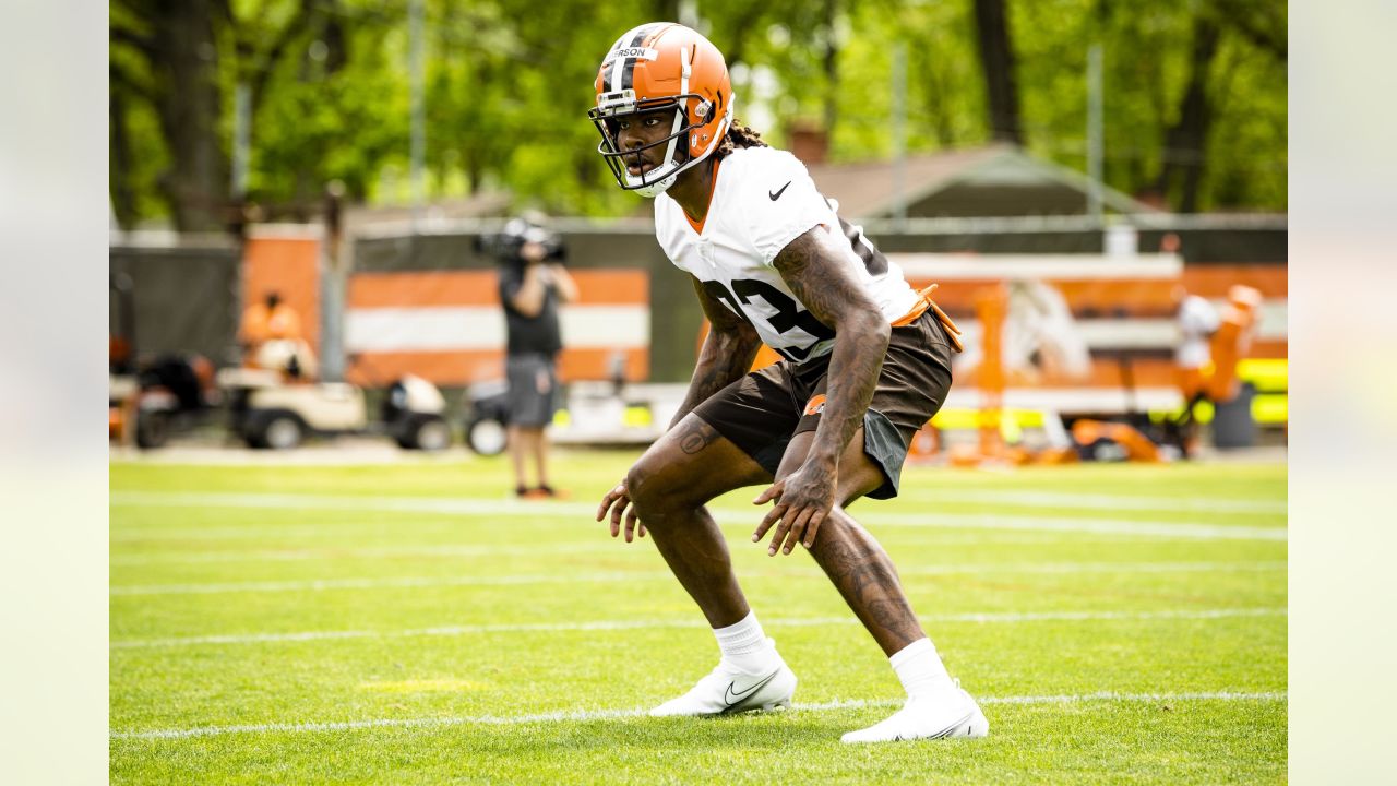 Cleveland's Martin Emerson Jr. hosts football camp at Pine Forest