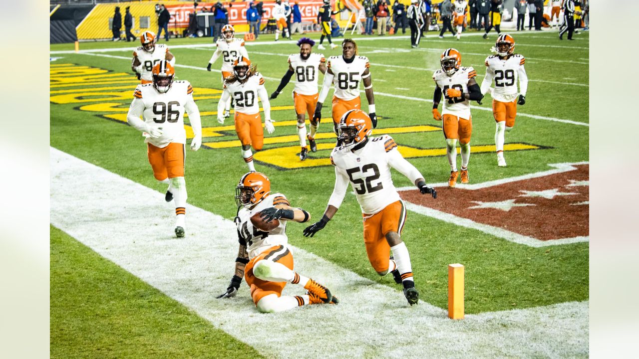 Cleveland Browns LB Sione Takitaki plays football like his hair is on fire