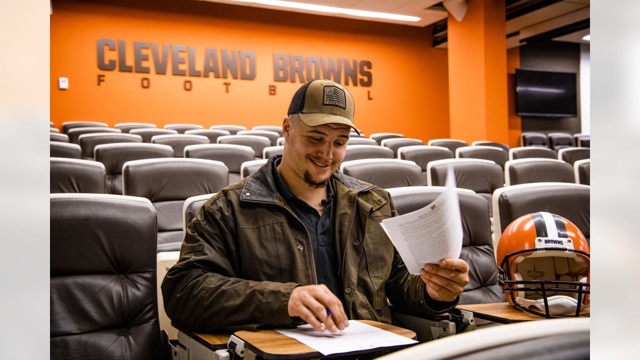 Taven Bryan Signs With Browns