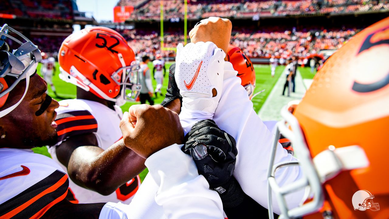 Kareem Hunt, Myles Garrett lead way in Browns win over Bears