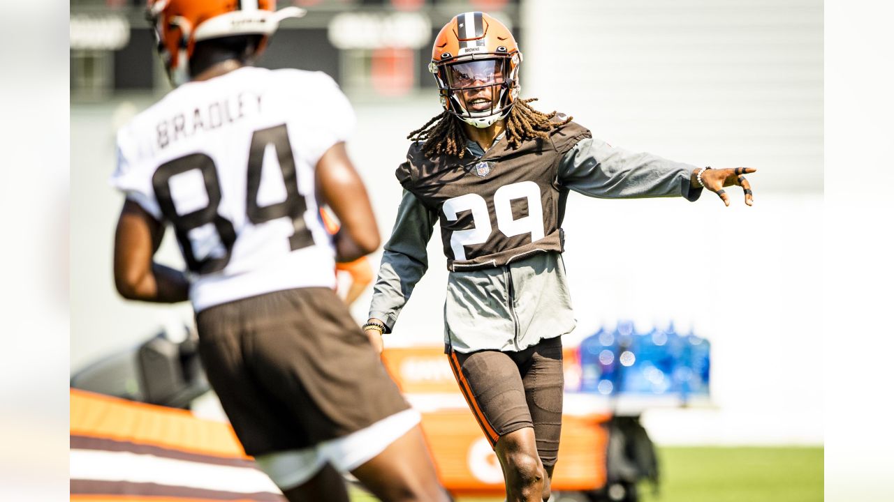 Browns rookie safety Richard LeCounte III is surrounded by veterans willing  to guide him 