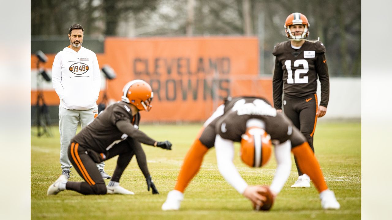 Browns: Greg Newsome II, players ignite Twitter after win vs. Bengals