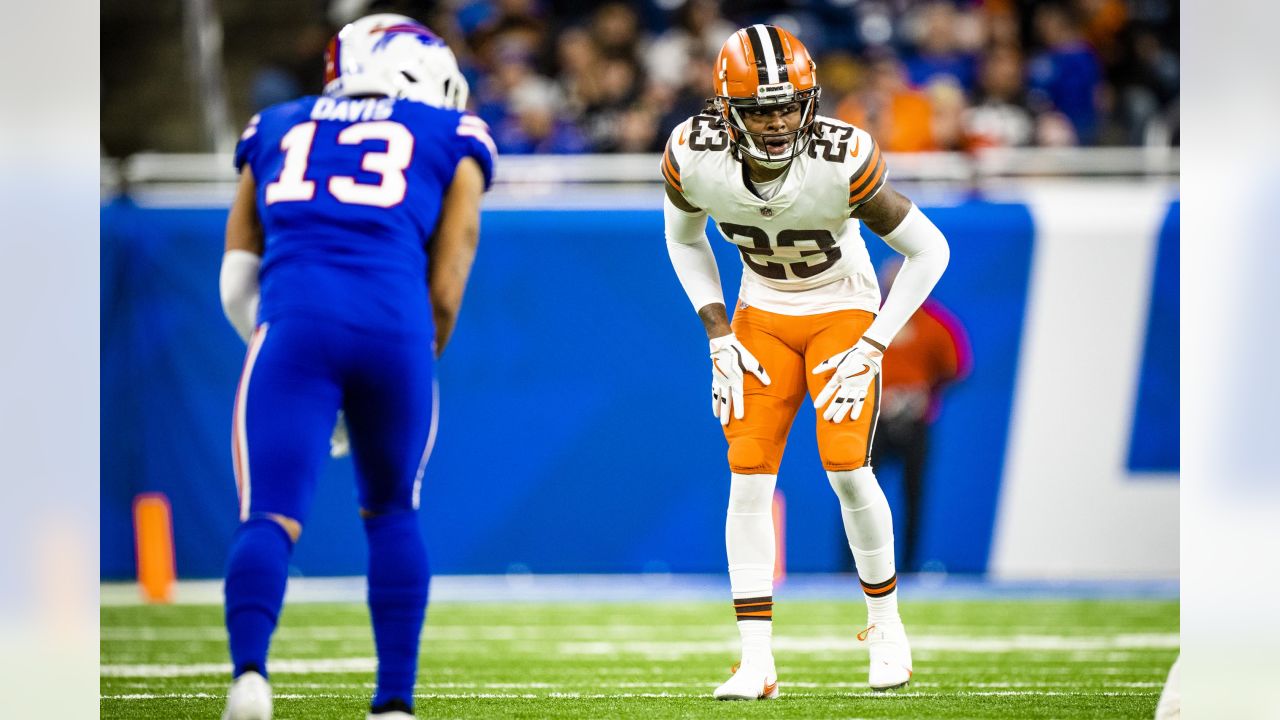 Photos: Week 11 - Browns at Bills Game Action