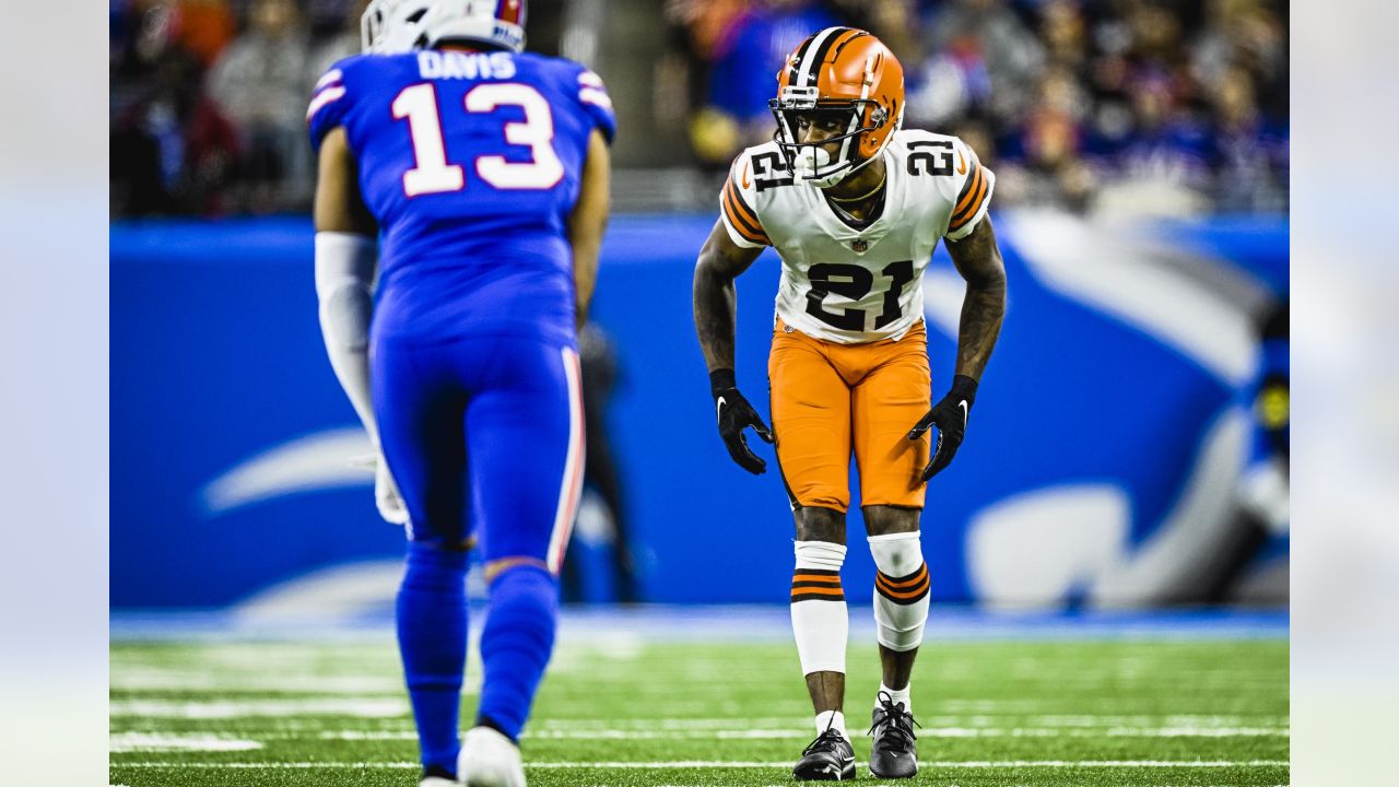 Photos: Week 11 - Browns at Bills Game Action