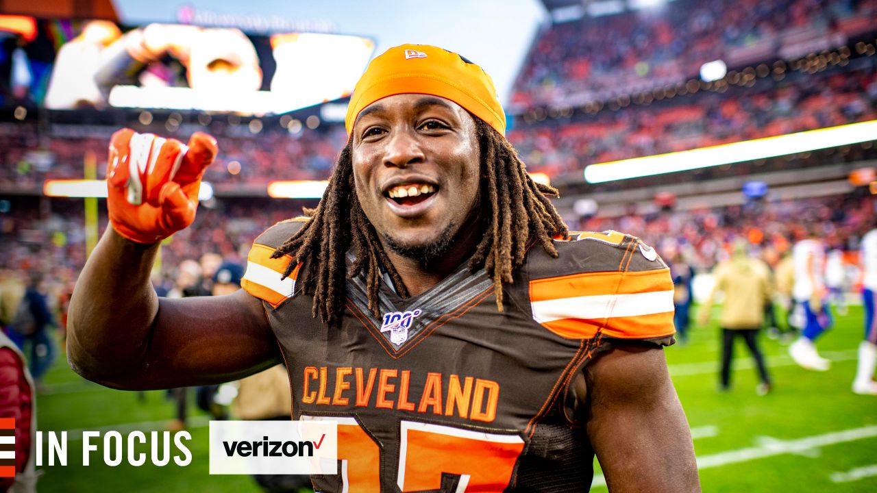 Kareem Hunt buys Willoughby South students tickets to Browns, Chiefs