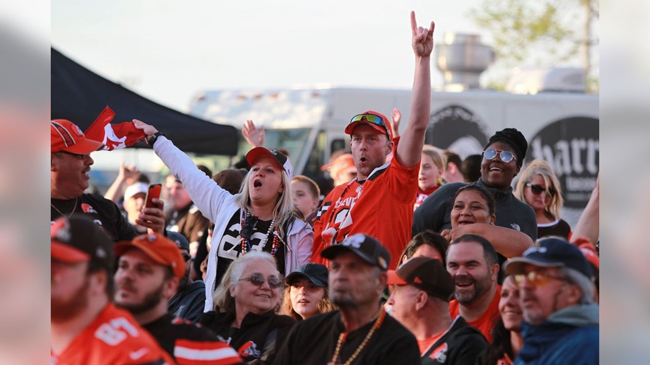 Browns fan Prisby part of NFL tailgate show 