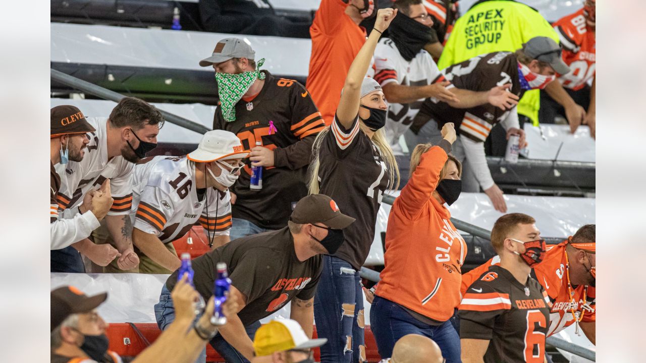 Cleveland Browns offensive tackle Chris Hubbard (74) looks to make a block  during an NFL football game against the Indianapolis Colts, Sunday, Oct.  11, 2020, in Cleveland. (AP Photo/Kirk Irwin Stock Photo - Alamy