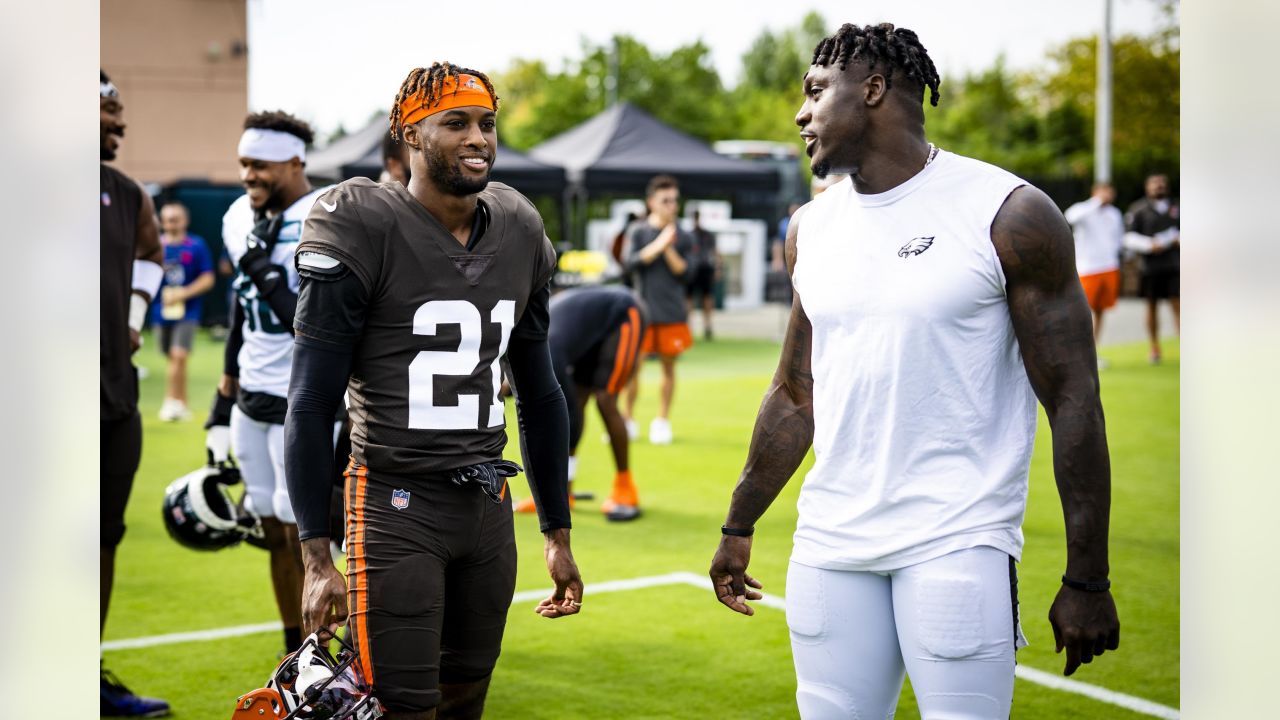 Shelby Harris Stops by the Set  Cleveland Browns Daily 