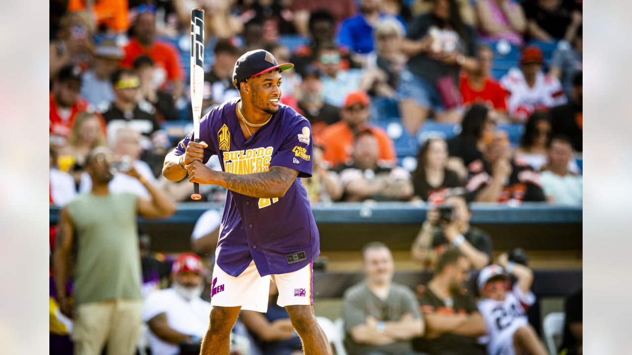 Celebrity Softball game W ✓ 📸: @jerrittclark