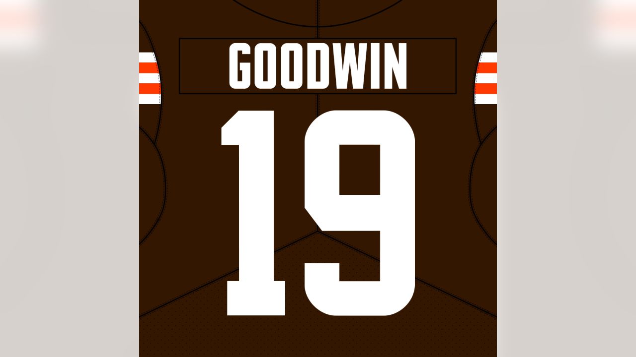 Browns DE Alex Wright is changing his jersey number so a new