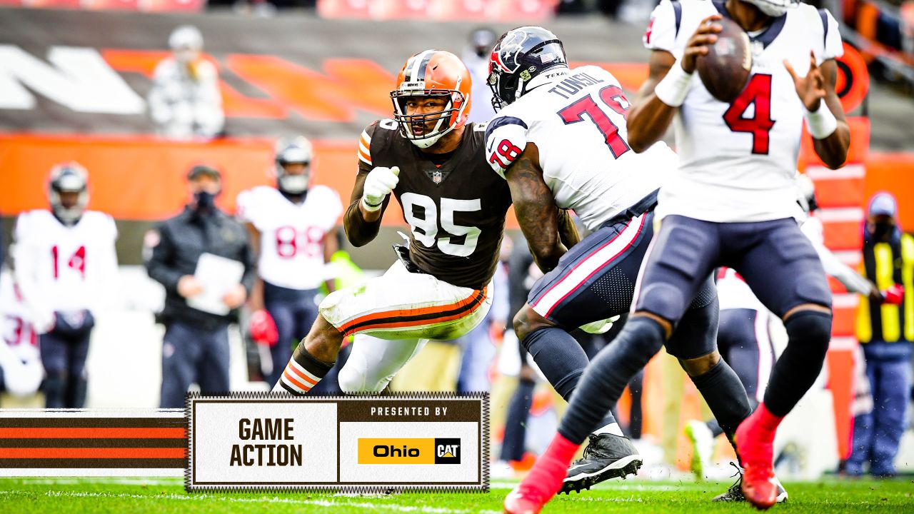 Chubb, Hunt push Browns past Texans 10-7 in wild weather