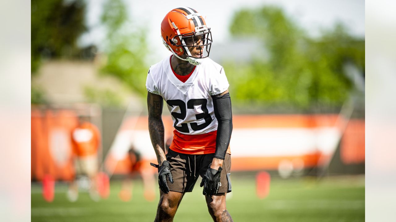 Cleveland Browns on X: Welcome to Cleveland, @DB3LL