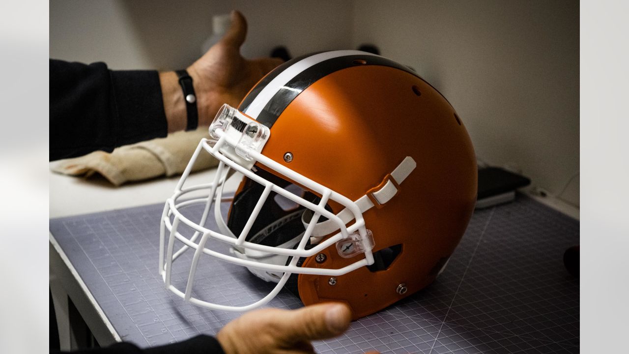 Cleveland Browns Bringing back White Facemasks — UNISWAG