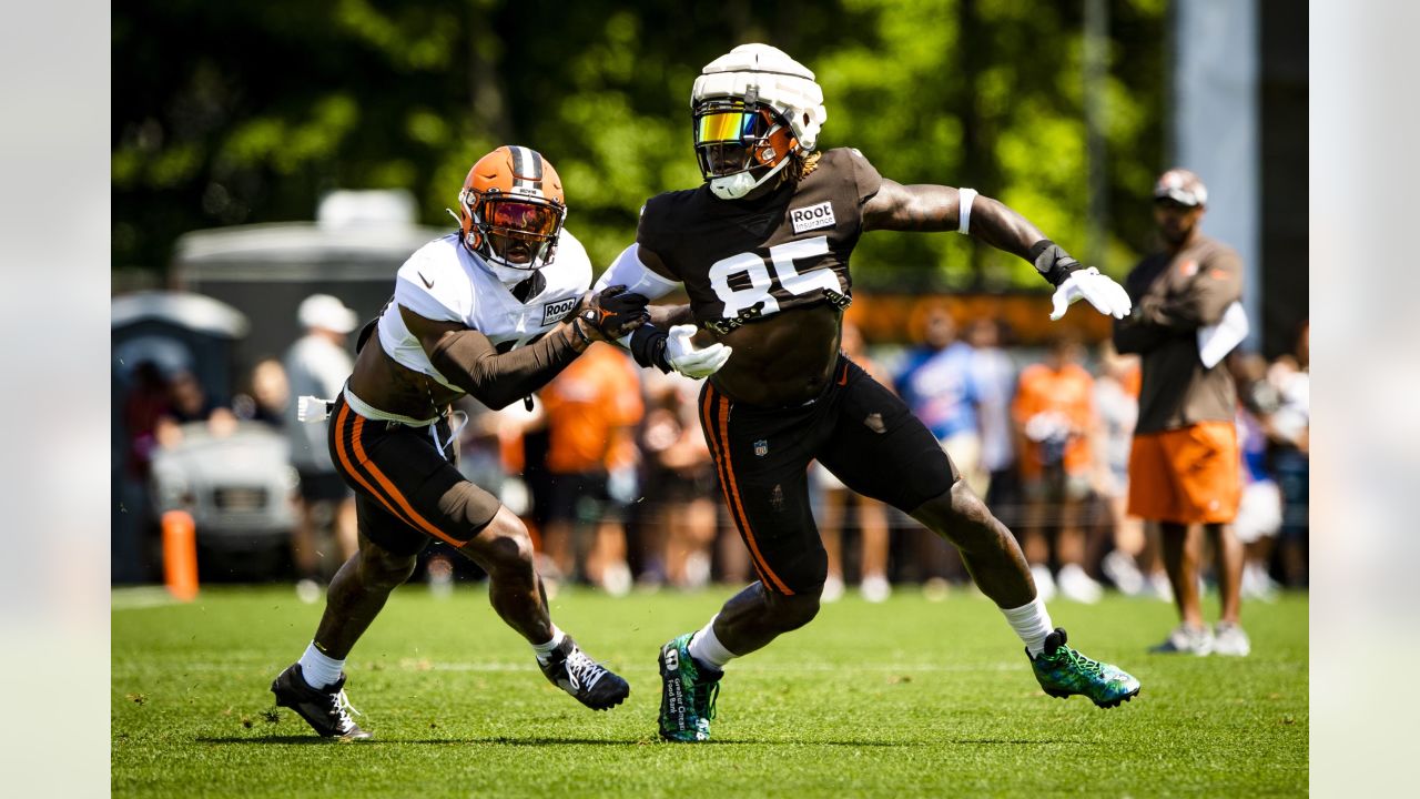 Browns camp notes: Joe Thomas exits practice