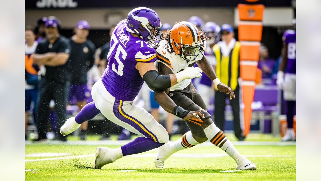 Defense carries Cleveland Browns to 14-7 win vs. Minnesota Vikings