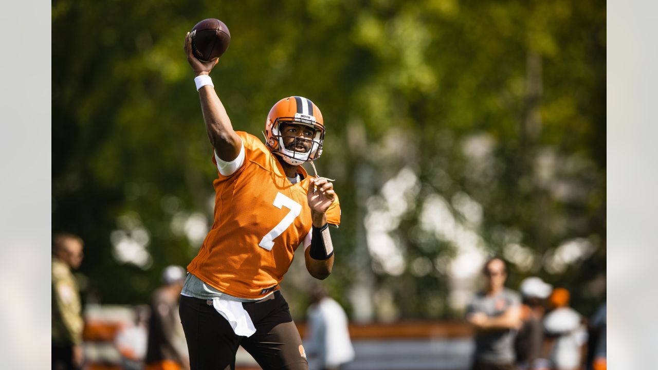 Browns' Myles Garrett practices after foot issue; tackle Jack Conklin is in  concussion protocol Ohio & Great Lakes News - Bally Sports