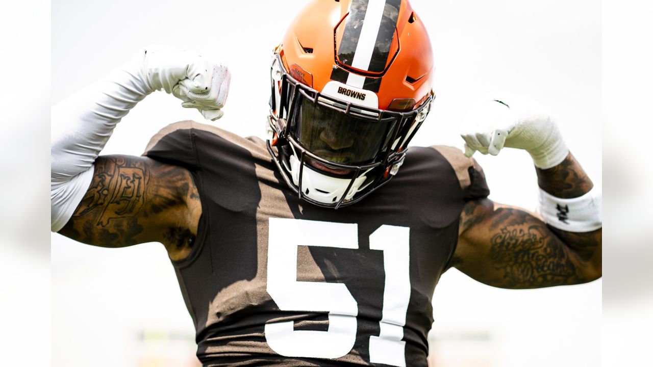 Cleveland Browns linebacker Mack Wilson (51) takes a knee during