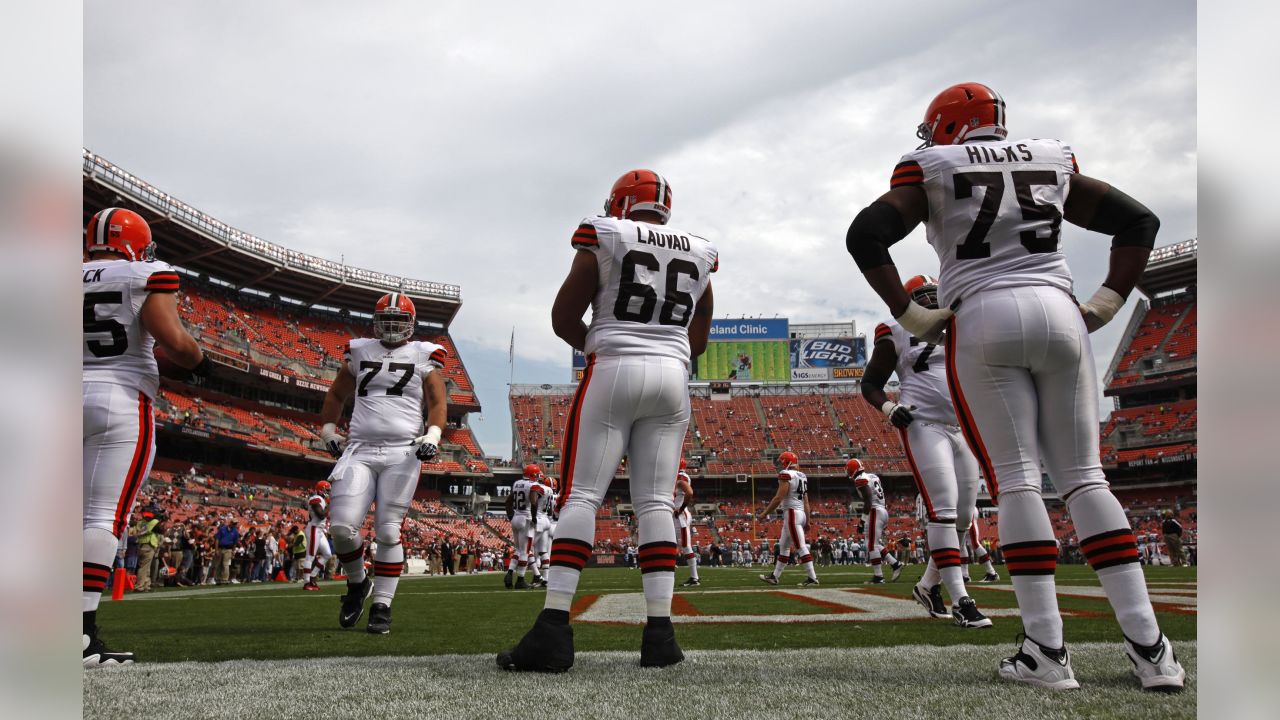 Cleveland Browns' Colt McCoy during a preseason NFL football game Saturday,  Aug. 14, 2010, in Green Bay, Wis. (AP Photo/Mike Roemer Stock Photo - Alamy