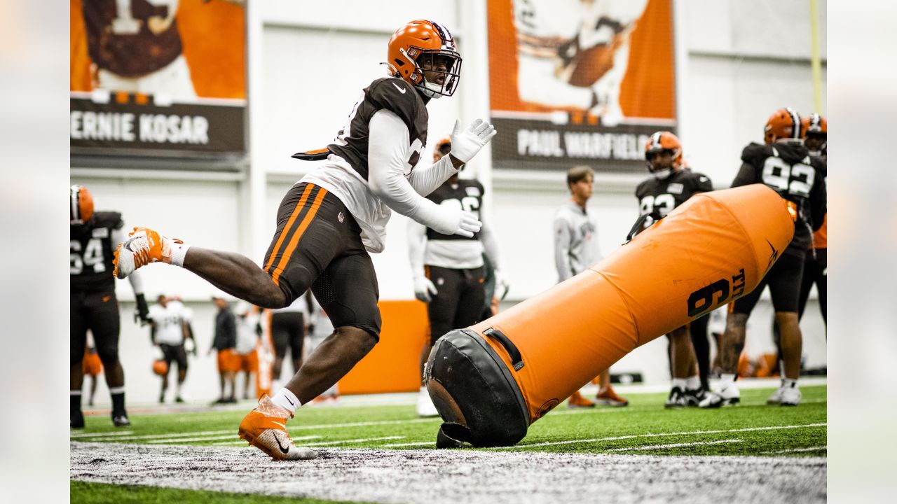 Browns defensive end Alex Wright is learning everything he can from Myles  Garrett and Jadeveon Clowney 