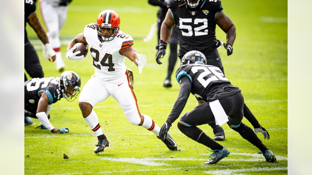 Nick Chubb, Kareem Hunt focused on their own game before going head-to-head  with Derrick Henry