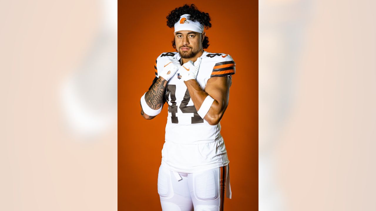 AP source: Browns re-signing LB Takitaki to 1-year contract - The San Diego  Union-Tribune