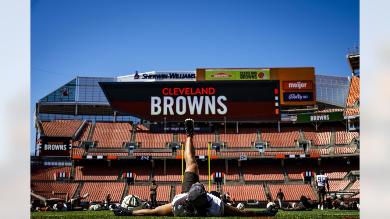 Cleveland Browns running back Jerome Ford (34) warms up prior to the start  of an NFL preseason football game against the Philadelphia Eagles, Sunday,  Aug. 21, 2022, in Cleveland. (AP Photo/Kirk Irwin