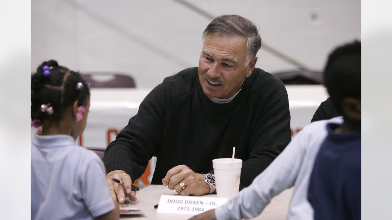 Doug Dieken signs off as Browns radio color man in win over Bengals