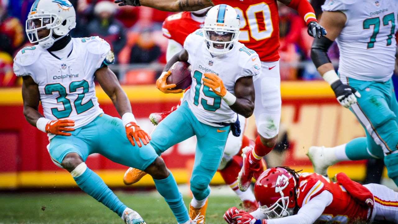 Miami Dolphins’ Jakeem Grant leaves Browns game after injuring ankle