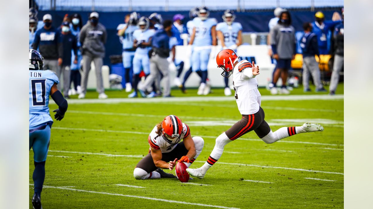 Browns vs. Titans Final Score: Cleveland's historic first-half leads to  41-35 victory over Titans - Dawgs By Nature