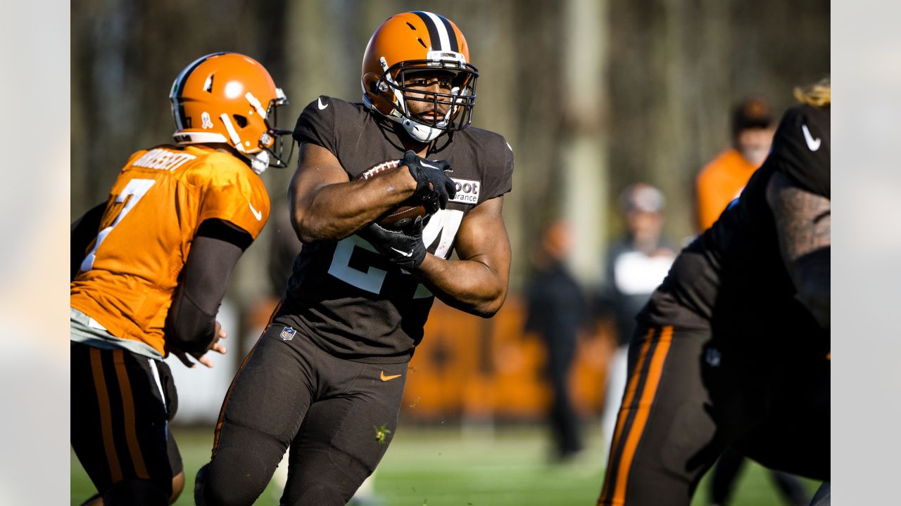 Cleveland Browns Injury Report: Star RB Returns for Thanksgiving