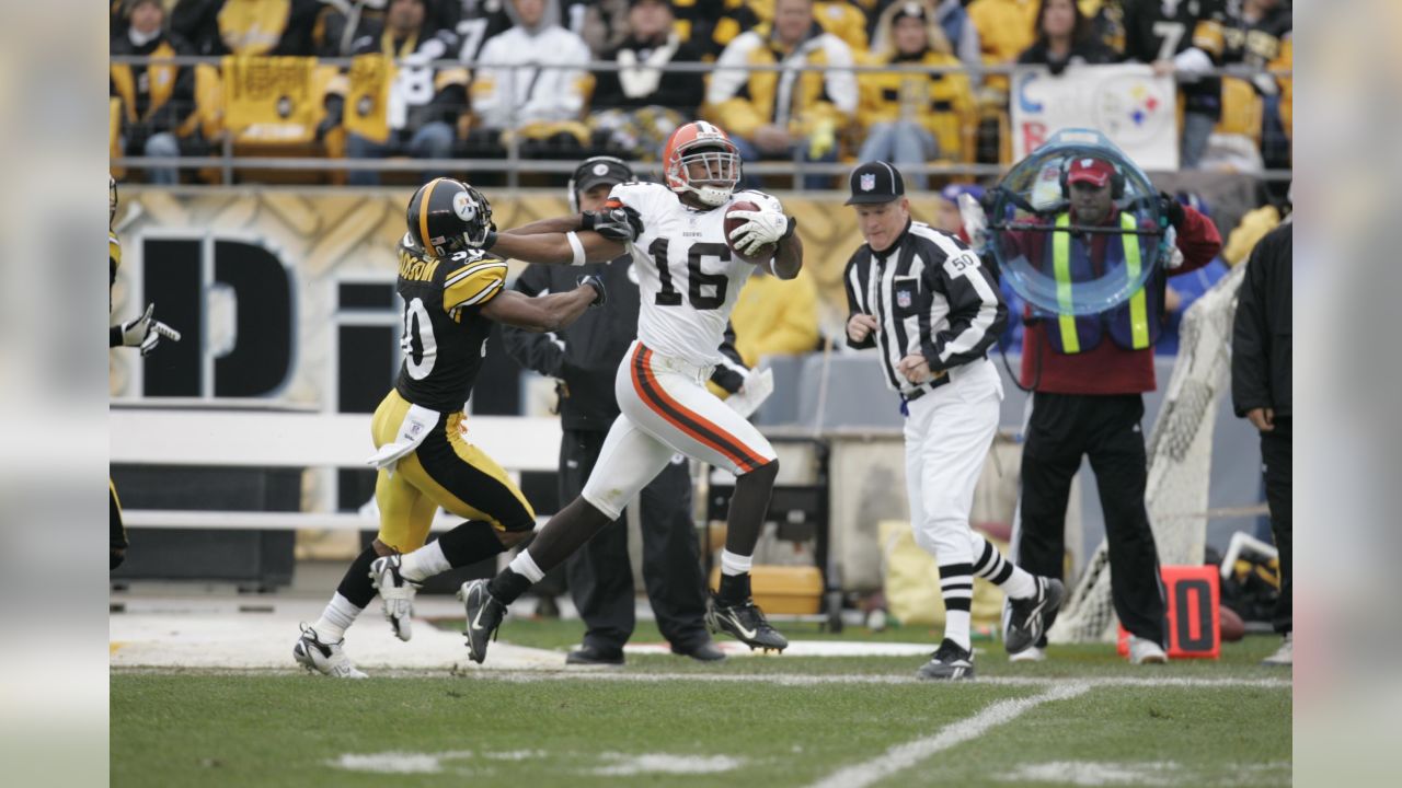 890 Browns Josh Cribbs Stock Photos, High-Res Pictures, and Images