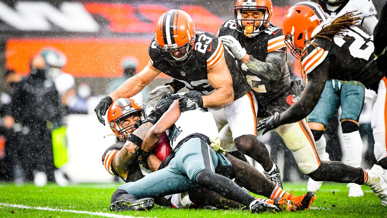 Photos: Week 11 - Eagles at Browns Game Action