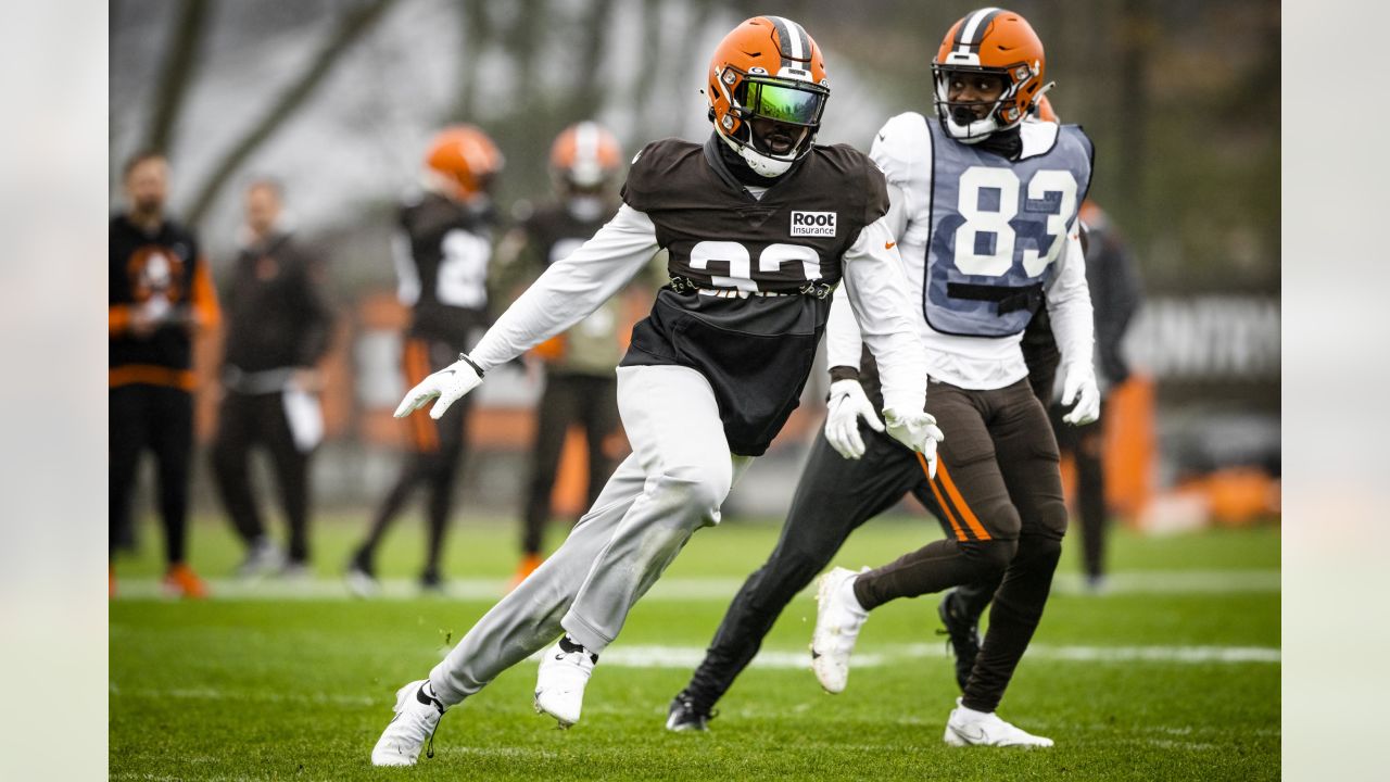 Browns WR Amari Cooper leaves practice with groin injury, questionable for  Steelers on Monday night – KXAN Austin